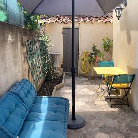 Le studio D'auguste- Cœur de Nîmes-chaleureux-emplacement idéal Extérieur photo