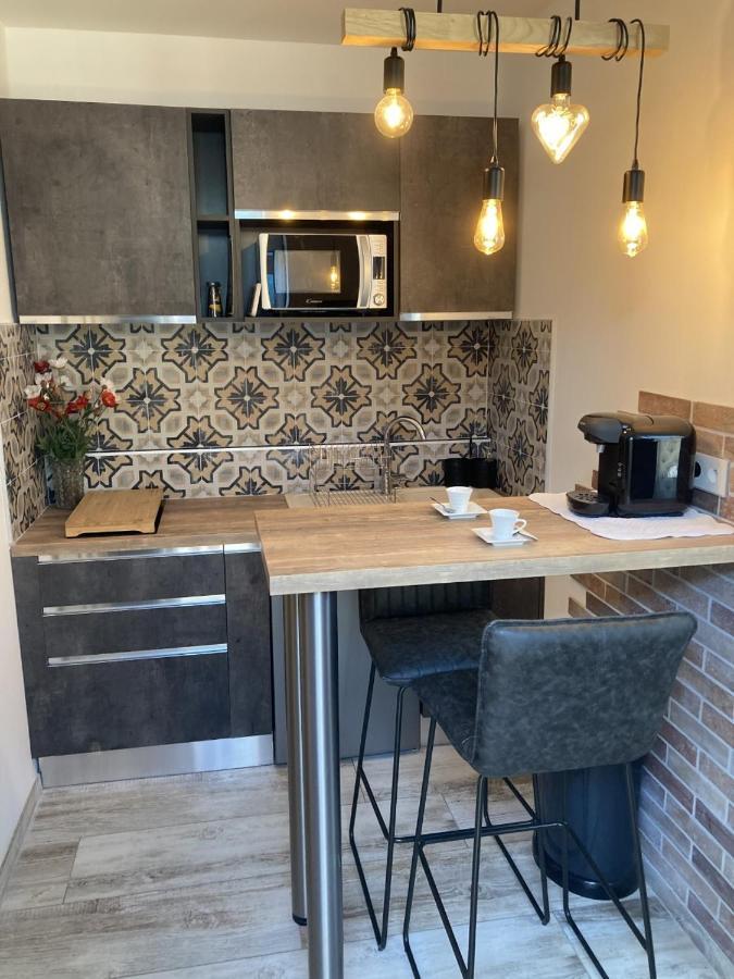 Le studio D'auguste- Cœur de Nîmes-chaleureux-emplacement idéal Extérieur photo