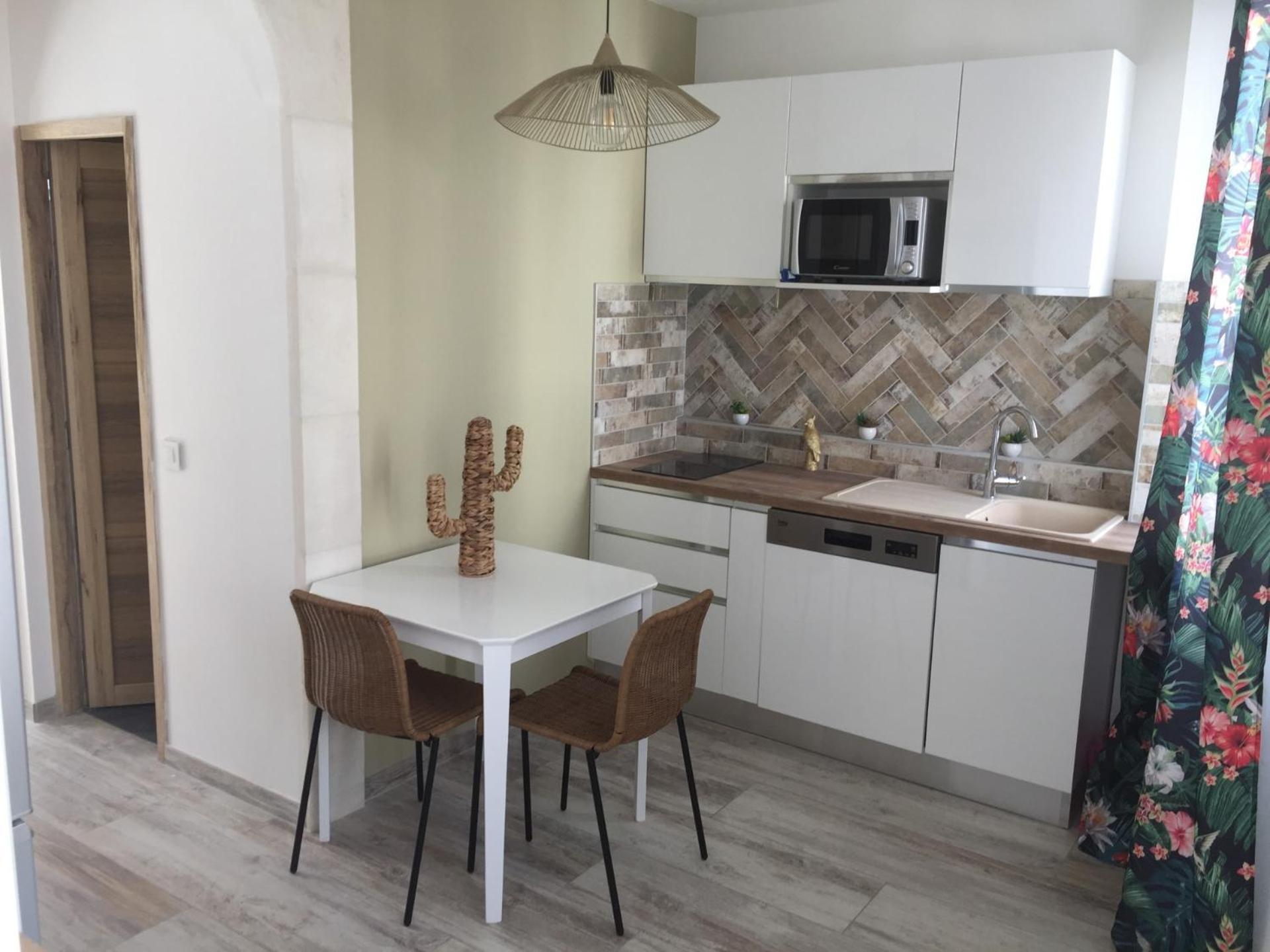 Le studio D'auguste- Cœur de Nîmes-chaleureux-emplacement idéal Extérieur photo