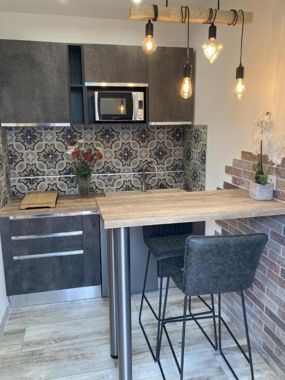 Le studio D'auguste- Cœur de Nîmes-chaleureux-emplacement idéal Extérieur photo