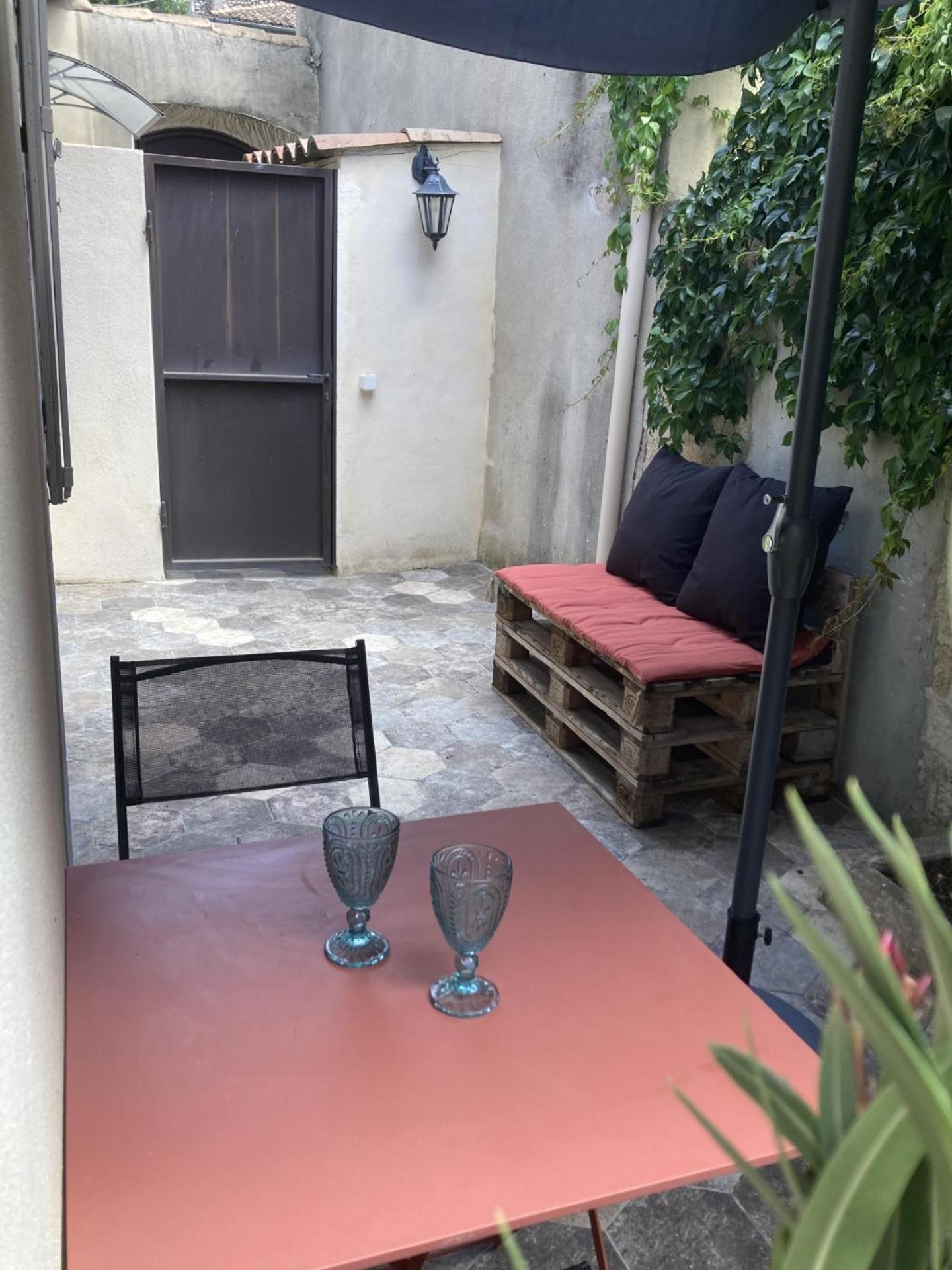 Le studio D'auguste- Cœur de Nîmes-chaleureux-emplacement idéal Extérieur photo