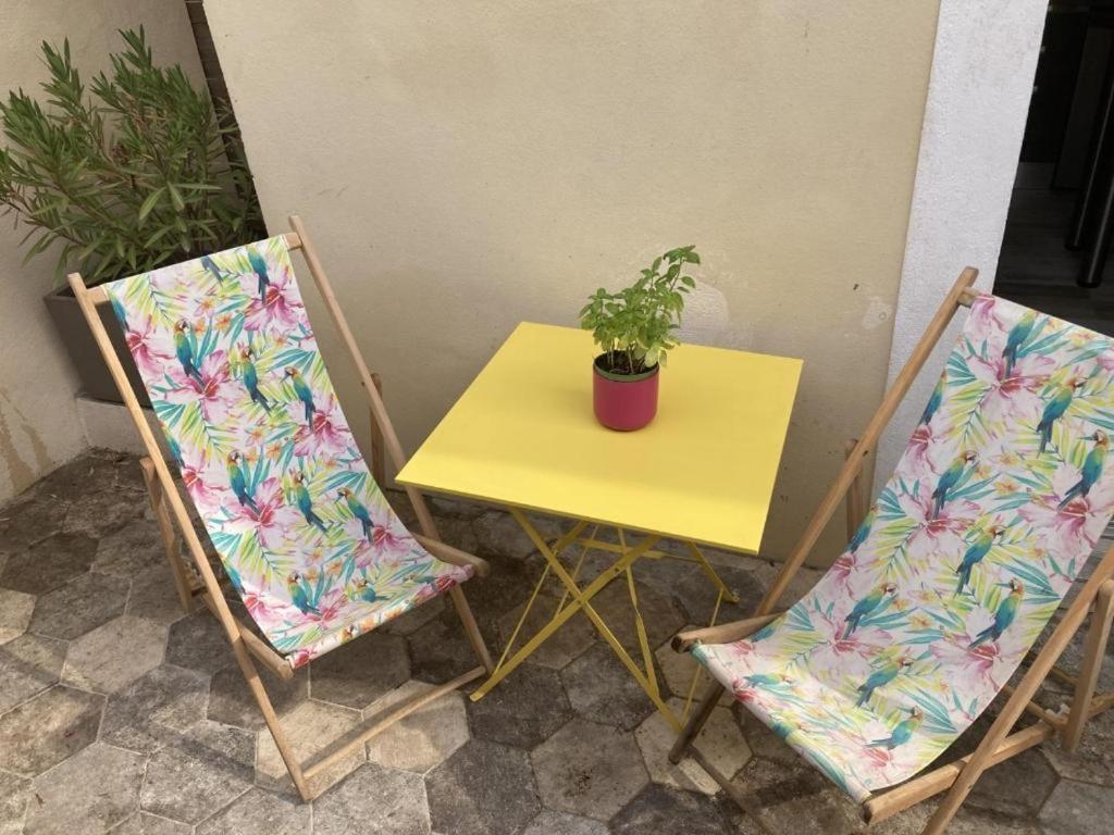 Le studio D'auguste- Cœur de Nîmes-chaleureux-emplacement idéal Extérieur photo